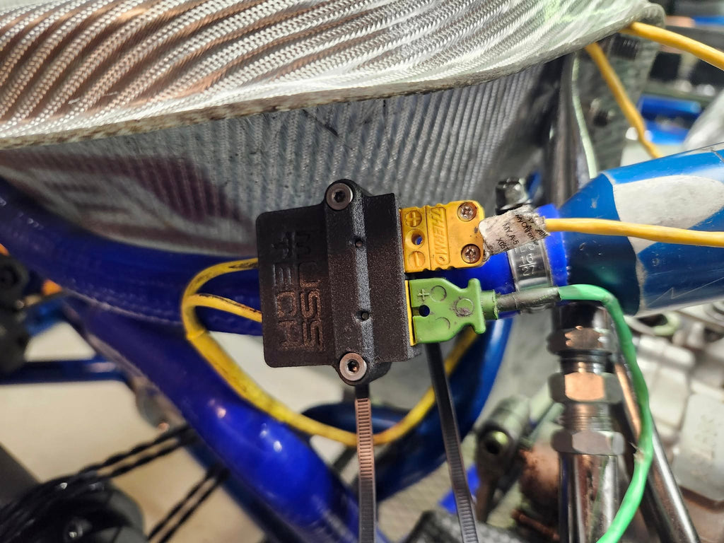 EGT/CT Holder for dual 2 prong connectors